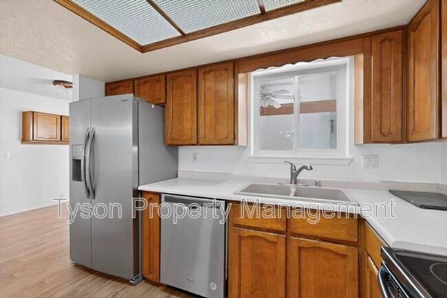 Building Photo - 10713 Towne Park Dr NE