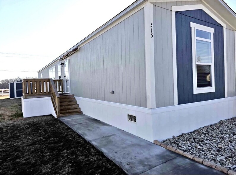 Building Photo - 315 Owens St