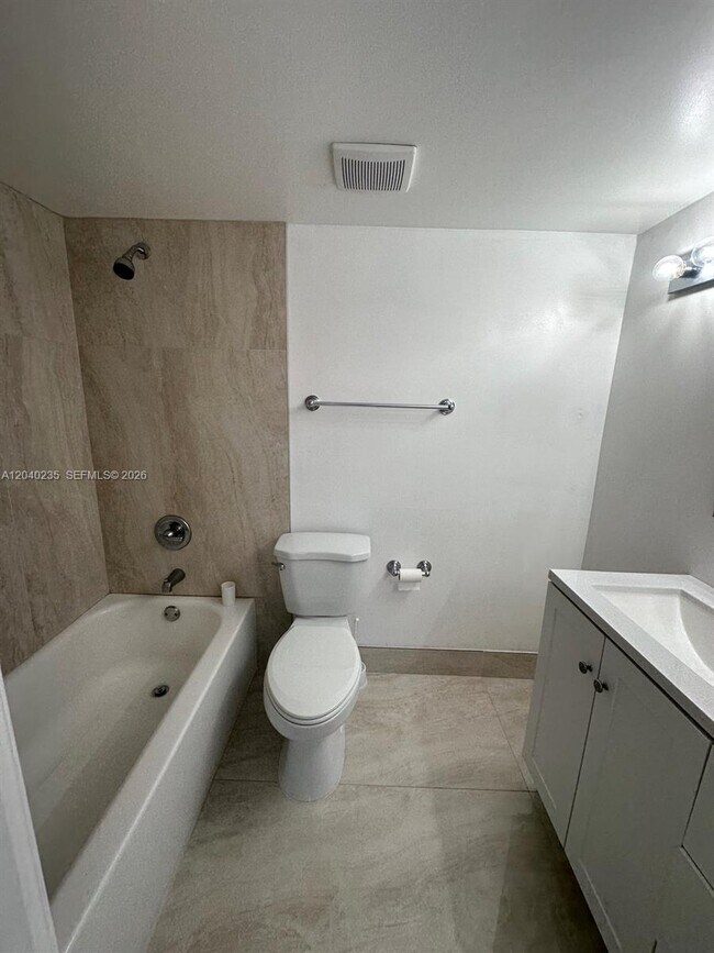 Building Photo - 2740 W 61st St