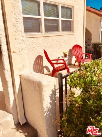 Building Photo - 1344 S Curson Ave