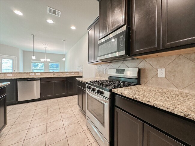 Building Photo - 105 Camelot Pl Ct