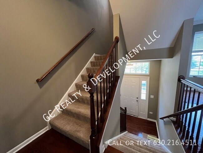 Building Photo - 2522 Dunraven Ave