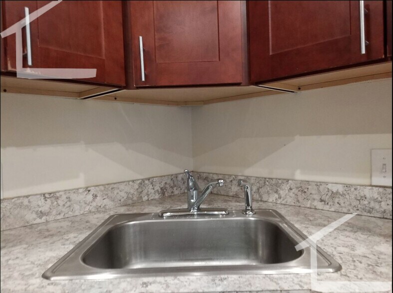 Building Photo - 99 Calumet St