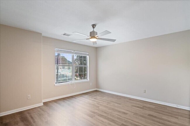 Building Photo - Roomy 4bdr Near NRG