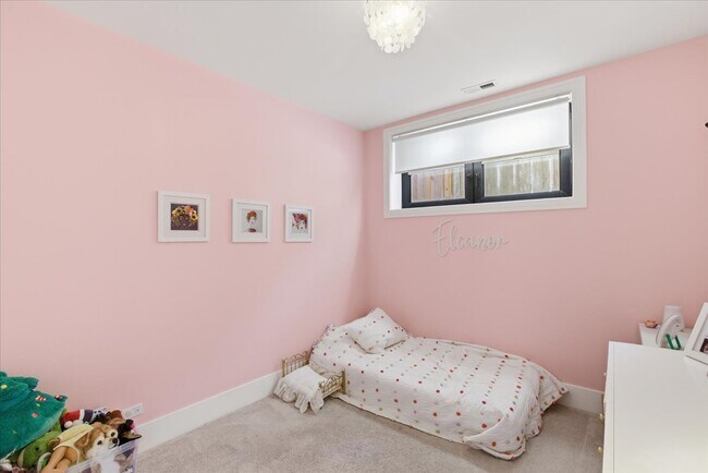 Building Photo - 3219 N Seminary Ave