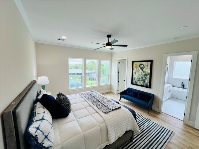 Building Photo - 3229 Tuam St