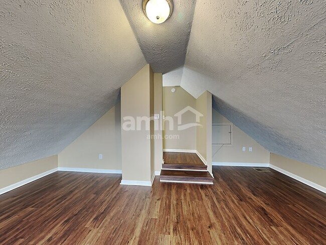 Building Photo - 1245 Kristopher Dr
