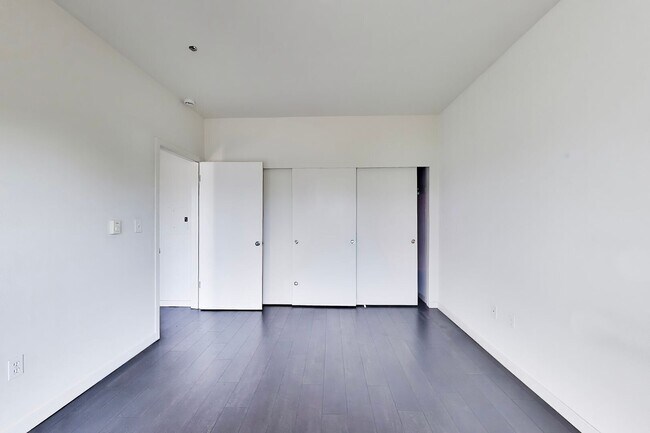 Building Photo - 1524 1st Ave