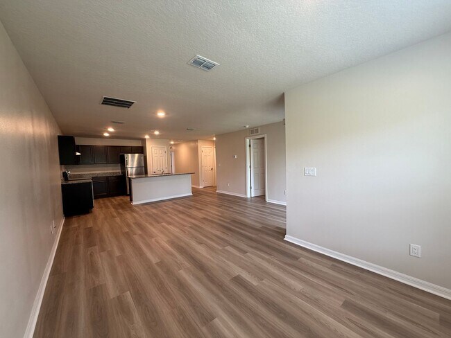 Building Photo - 21 Pony Express Dr