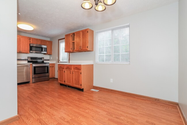 Building Photo - 159 Hillwood Ct