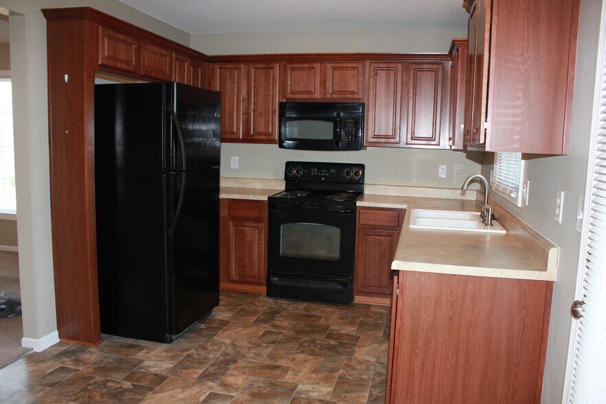 Building Photo - 4419 N 106th St