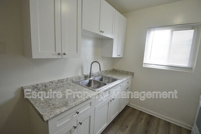 Building Photo - 730 E Channel Islands Blvd