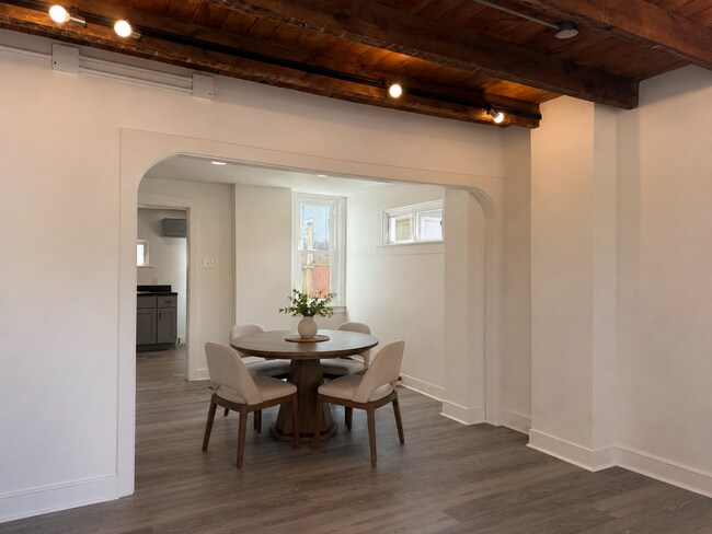 Building Photo - Beautifully Renovated 2 bedroom Tiny Home - End-of-Row Unit w/ Laundry!