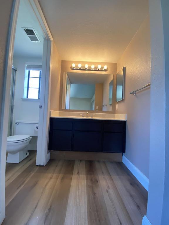 Building Photo - 555 Lighthouse Dr