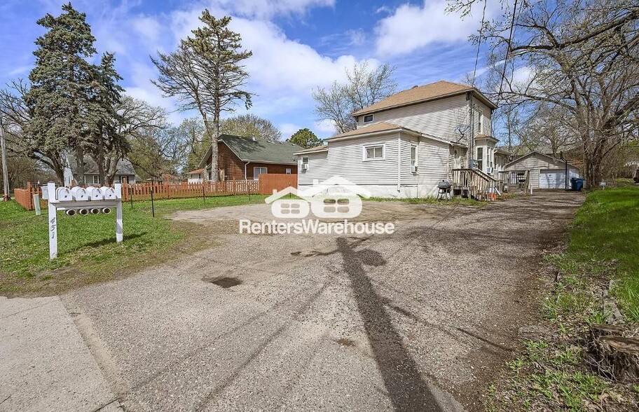 Primary Photo - 451 Western St
