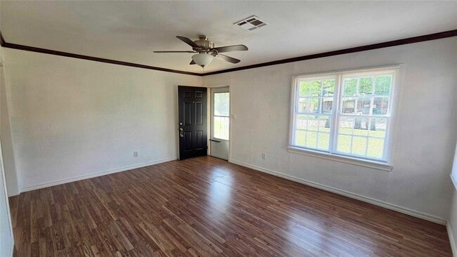 Building Photo - 605 NW 50th St