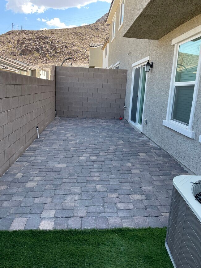 Backyard - 365 Rosefinch St