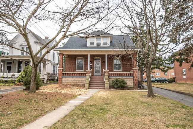 Building Photo - 813 N Market St