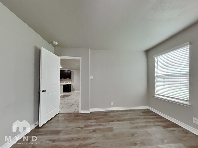 Building Photo - 15453 Bobwhite Quail