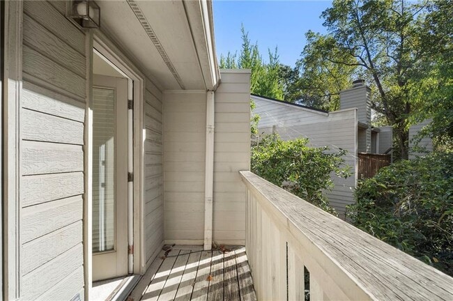Building Photo - 1467 Monroe Dr NE