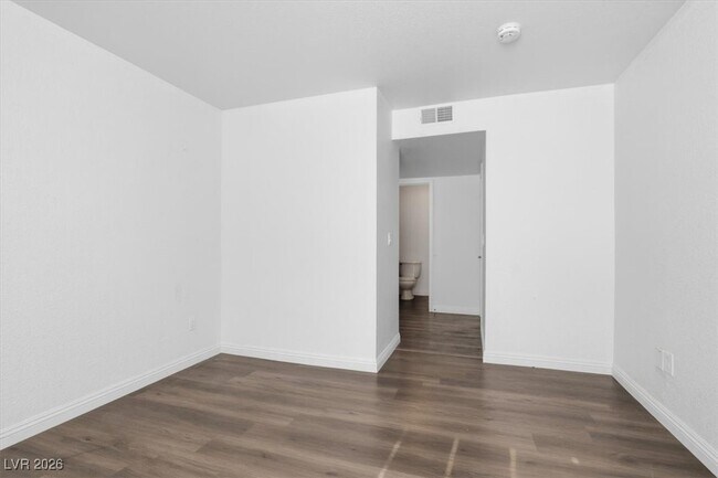 Building Photo - 2606 S Durango Dr