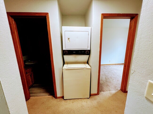 Washer/Dryer - 2619 Kragspough Ct