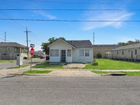 Building Photo - 2633 New Orleans St