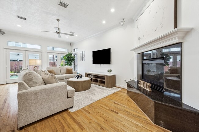 Building Photo - 5346 McCulloch Cir