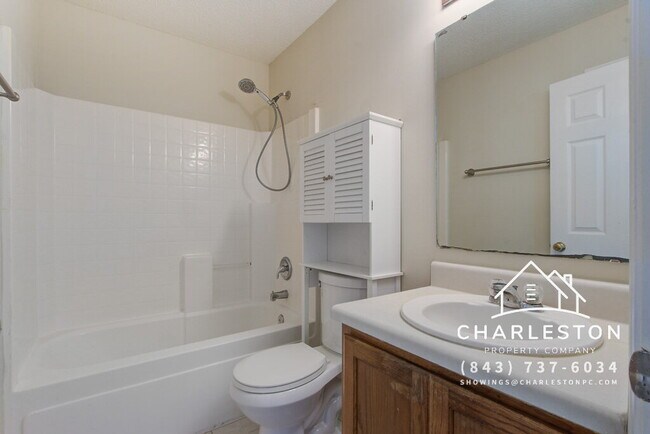 Building Photo - 454 Hainesworth Drive - **APPROVED APPLICATION - LEASE PENDING**