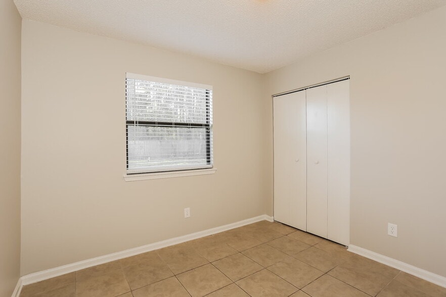 Building Photo - 1780 Sherwood Dr
