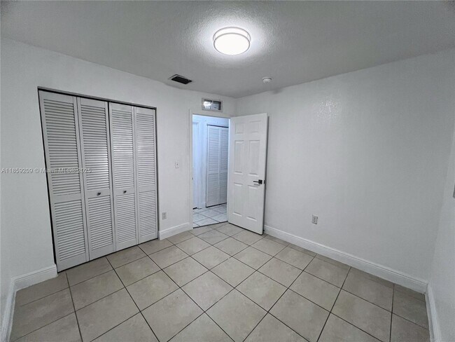 Building Photo - 20780 NW 37th Ct