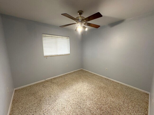 Building Photo - Charming 3-Bed/1.5- Bath Home for Rent in ...