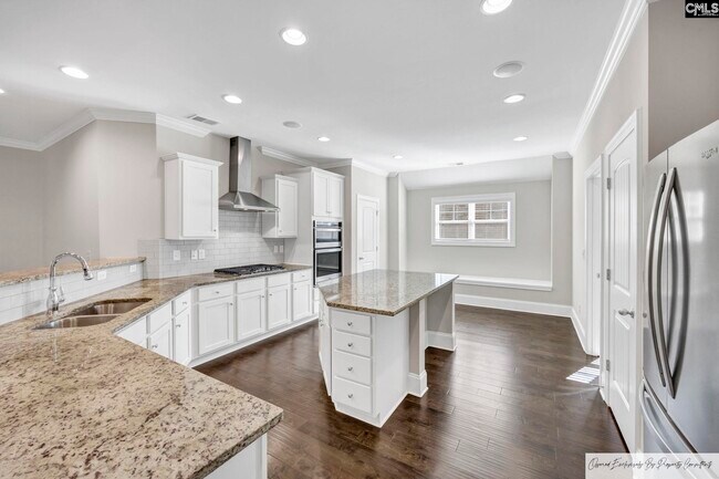 Building Photo - 320 Berlandier Ln