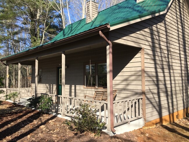 Building Photo - 32 Cedar Hill Ln