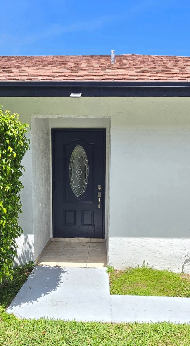 Building Photo - 1379 Summit Run Cir