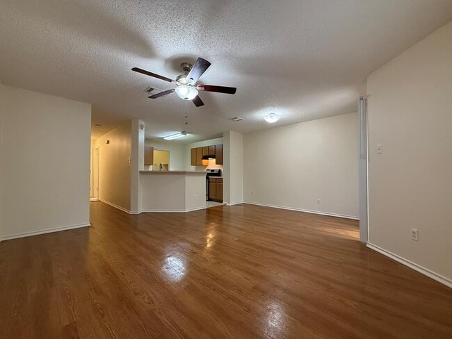 Building Photo - 2304 Granberry Dr