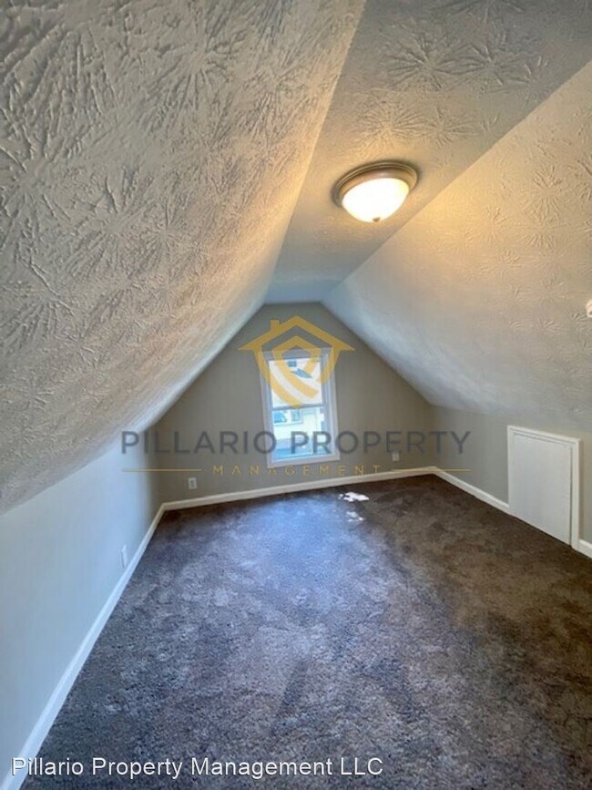 Building Photo - 4 br, 1 bath House - 1156 Knox St