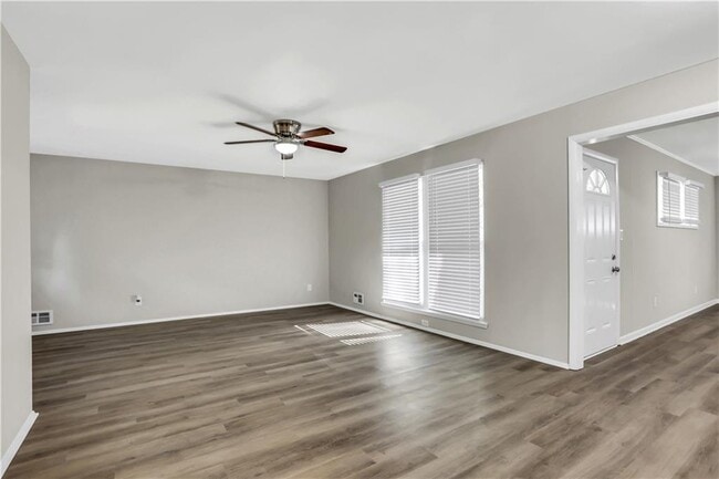 Building Photo - 1641 Delia Dr