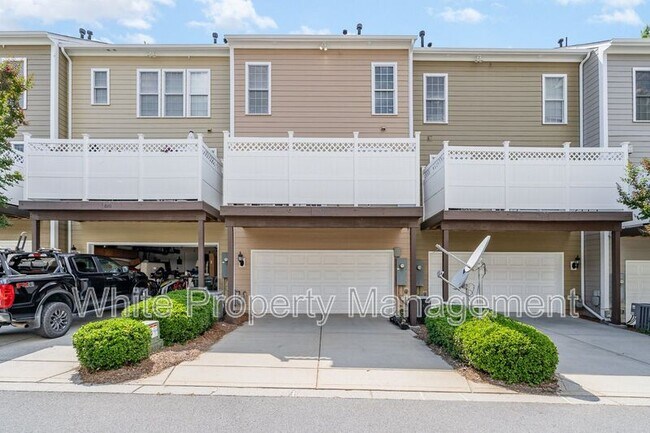 Building Photo - 822 Granby Dr