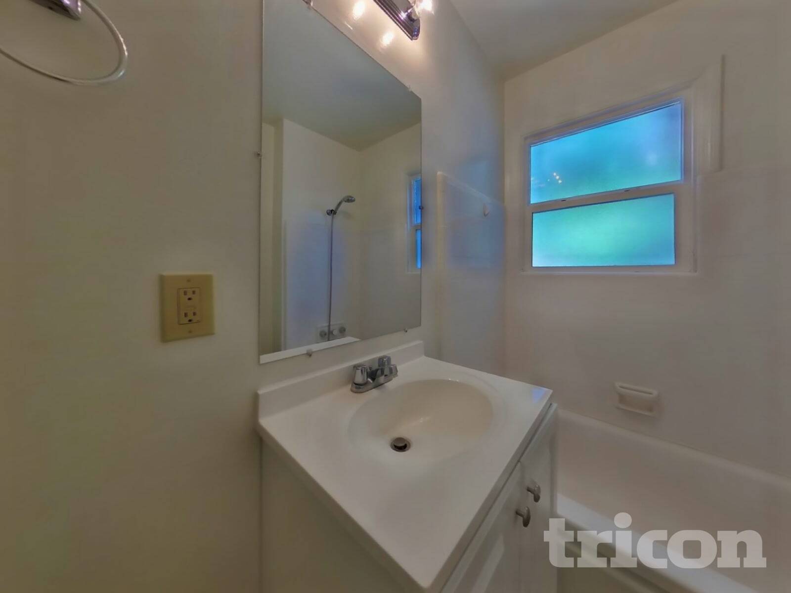 Building Photo - 107 Johnson Ave