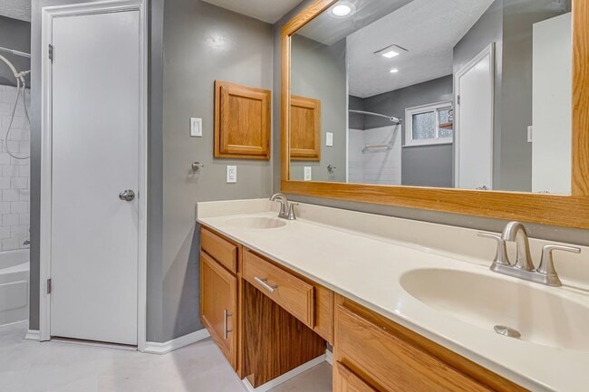 Building Photo - 20331 Pinefield Ln