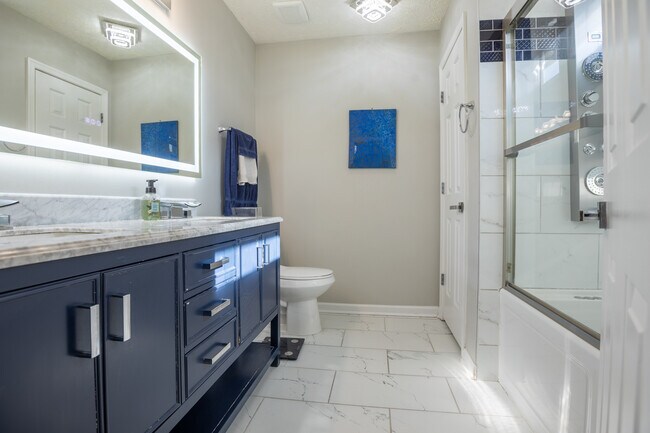 Building Photo - 5464 Daniel Ray Dr