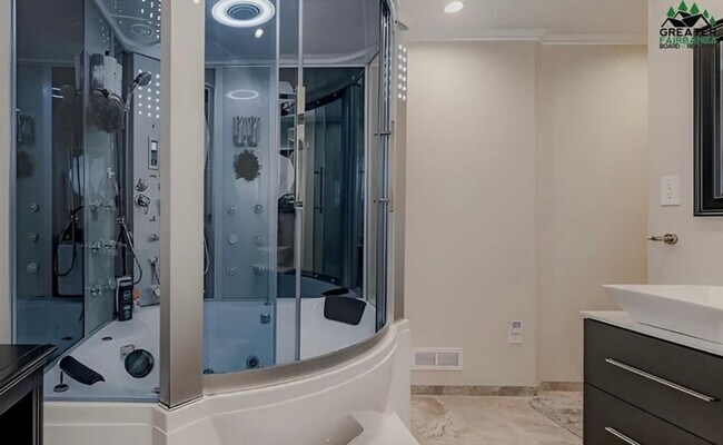 Building Photo - 4-Bedroom Fairbanks Home with Garage, Deck...