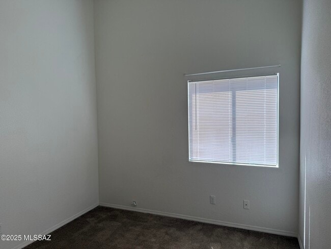 Building Photo - 4420 W Rockwood Dr