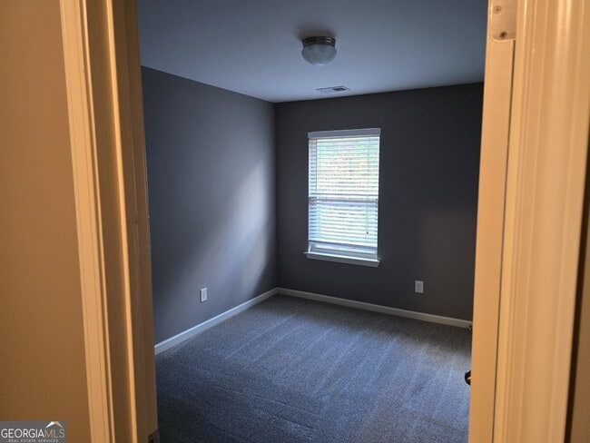 Building Photo - 175 Oakland Hills Way