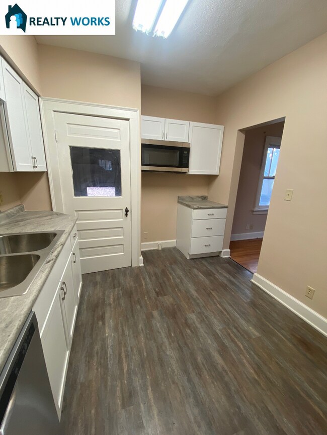 Building Photo - Cute 2 bed Bungalow!