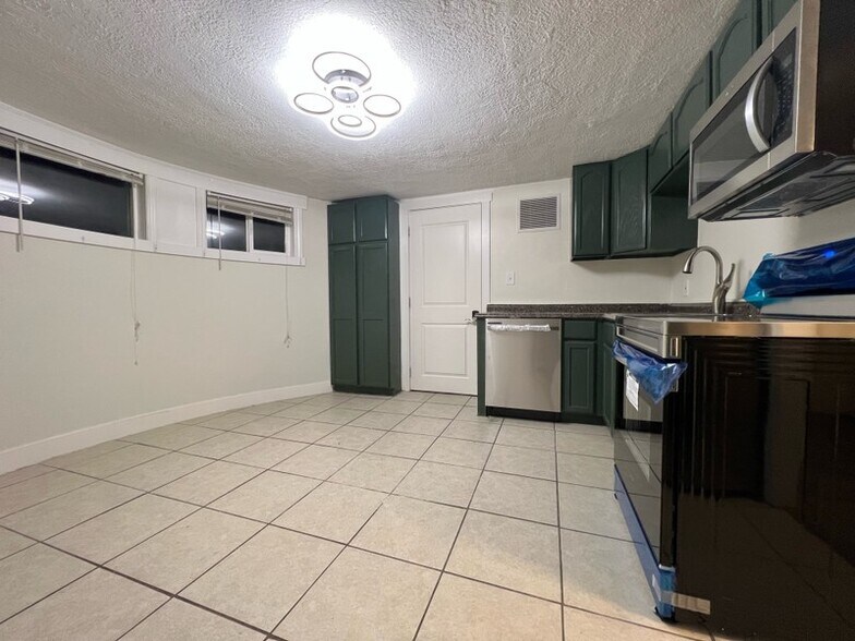 Building Photo - 1456 S 500 E