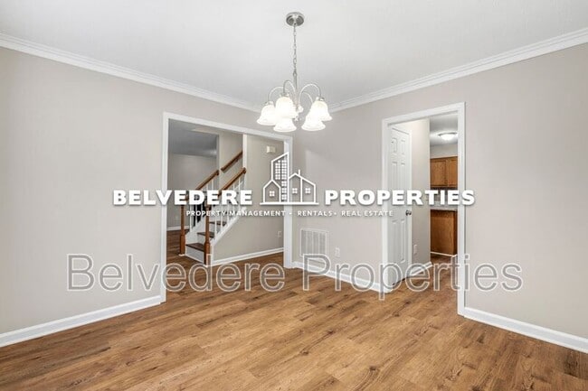 Building Photo - 2320 Meadow Gate Dr