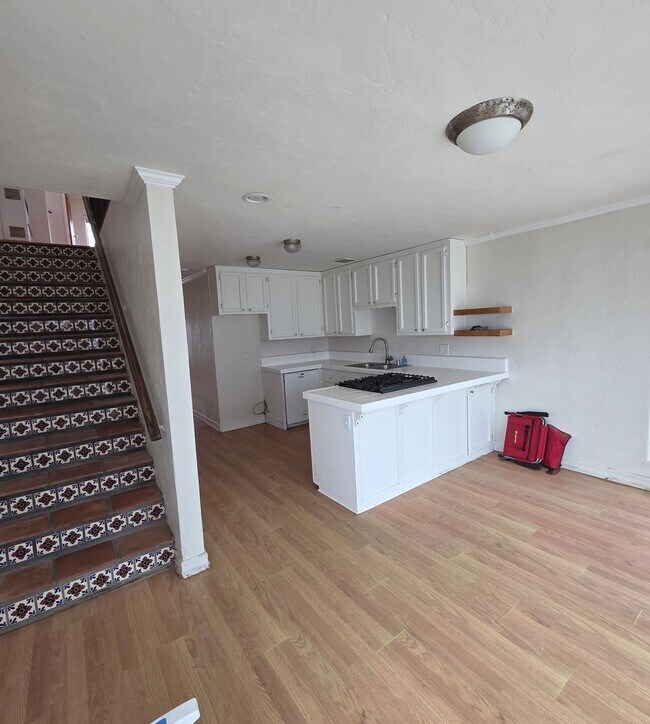 Building Photo - Beachfront 2-Bed, 2.5-Bath House w/2-Car Garage in Imperial Beach