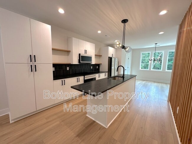 Building Photo - 1360 Briar Creek Rd